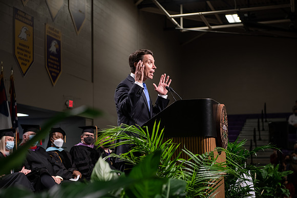 061WiGradCeremony1221ALW_6338