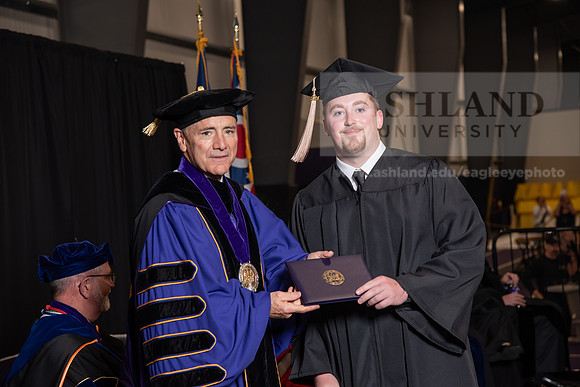 174SpGradBachelorScienceBusiness0524TR_DSC_5445