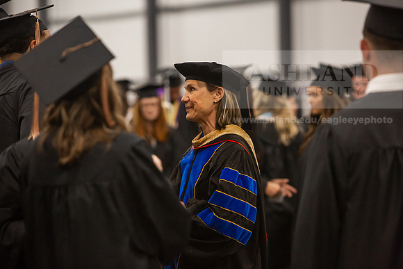 073SpGradPreCeremony0525JH6Q8B8030