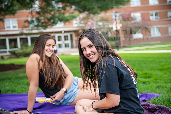 044SpringCampusLife0425AWB_9781