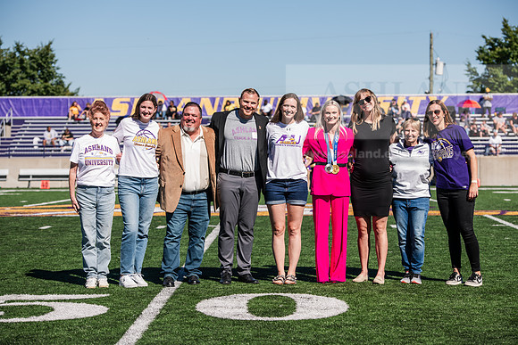 HOCOAUvOHDomFootballGame1024AWB_0773