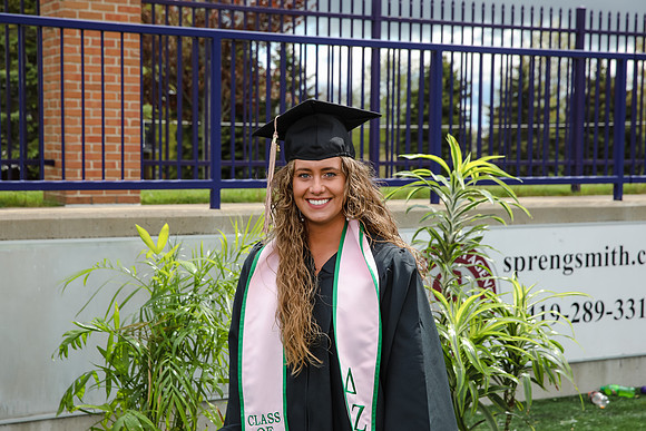095SPGradUGGraduates0521MBIMG_0412