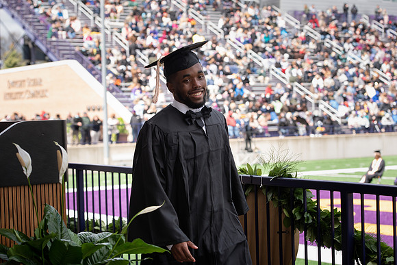 198SPGradUGGraduates0521TRDSC_7803