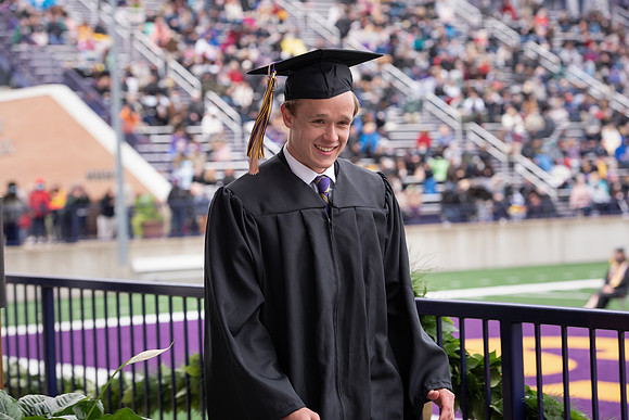 106SPGradUGGraduates0521TRDSC_7727