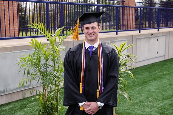 189SPGradUGGraduates0521ALW_2701