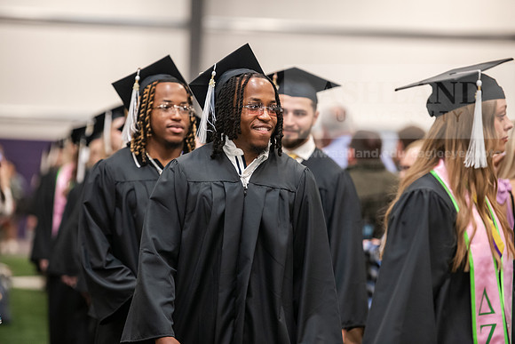 145SpGradProcessional0525AWB_2413