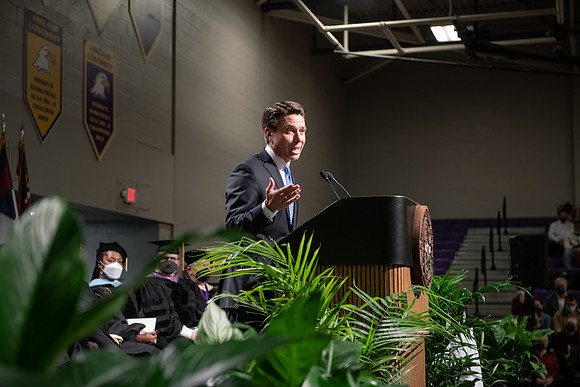072WiGradCeremony1221ALW_6354