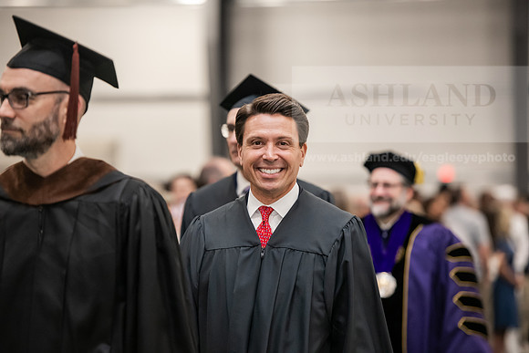 041SpGradProcessional0525AWB_2344