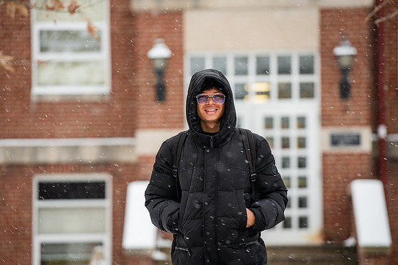 StudentsReturnWinterCampus0125AWB_6770
