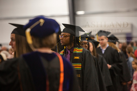043SpGradProcessional0525JH6Q8B8150