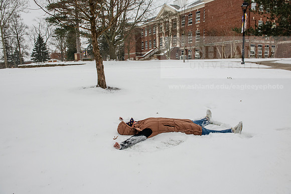 StudentsReturnWinterCampus0125AWB_6704
