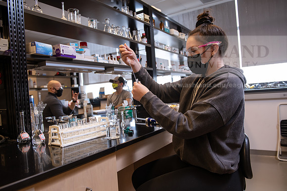 ChemistryLab0221ALW_4267