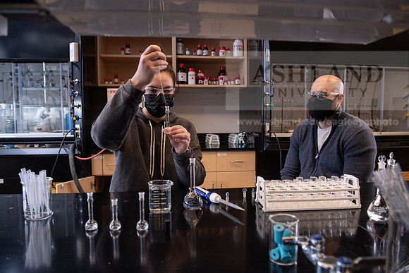 ChemistryLab0221ALW_3937