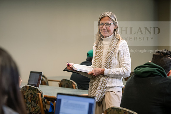 MBA501ProfSchmeller0324AWB_7285