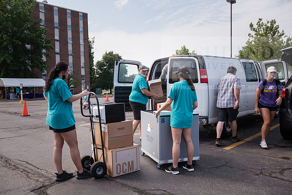 MoveInDay10821ALW_3127