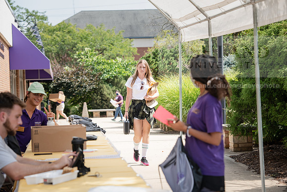 MoveInDay10821ALW_3636