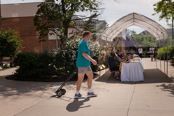 MoveInDay10821ALW_3360