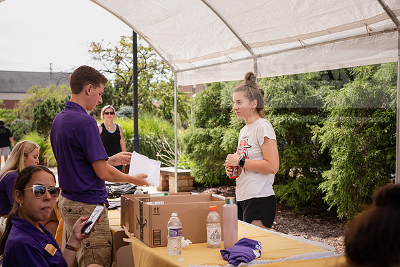 MoveInDay10821ALW_3354