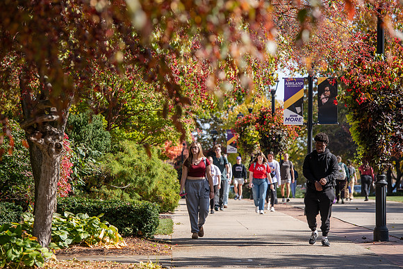 FallCampusLife1024AWB_5757