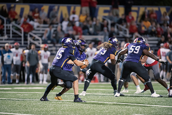 AUvsFerris100Ftball0921ALW_8131