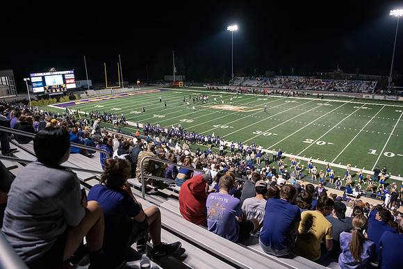 AUvsFerris100Ftball0921ALW_3808