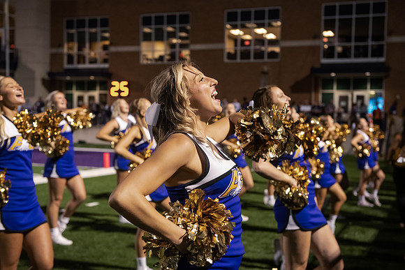 AUvsFerris100Ftball0921ALW_8054