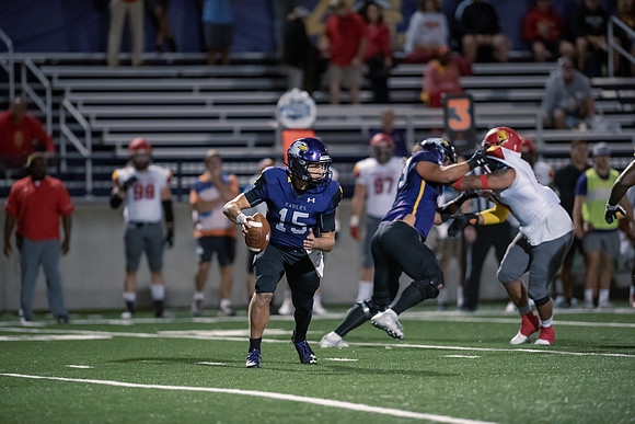 AUvsFerris100Ftball0921ALW_8149