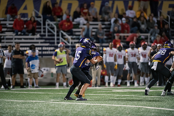 AUvsFerris100Ftball0921ALW_8159