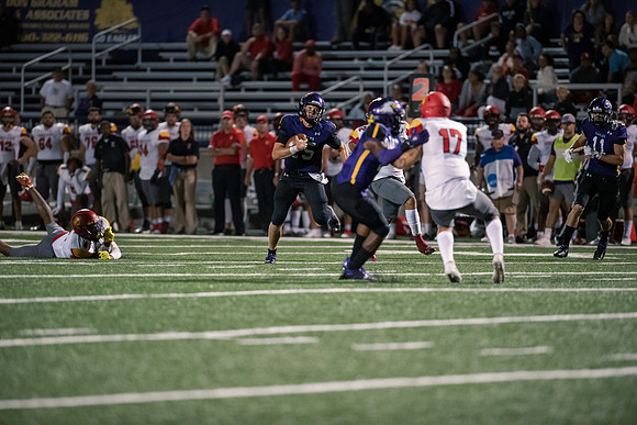 AUvsFerris100Ftball0921ALW_8319
