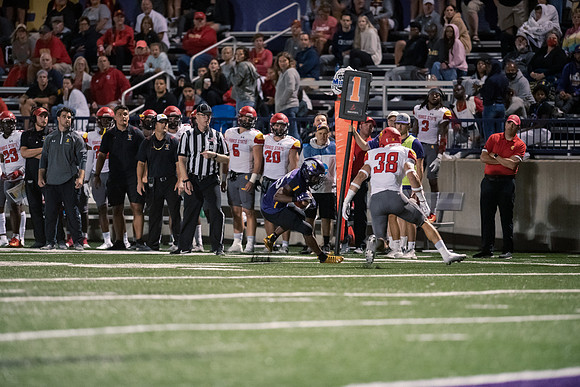 AUvsFerris100Ftball0921ALW_8338
