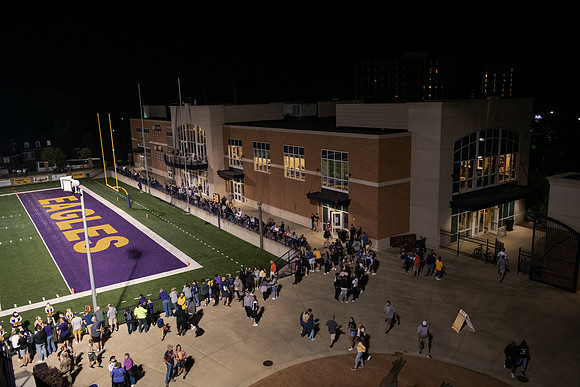 AUvsFerris100Ftball0921ALW_8081