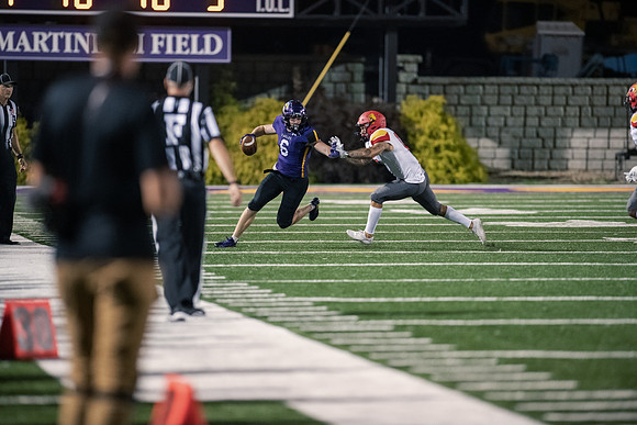 AUvsFerris100Ftball0921ALW_8280