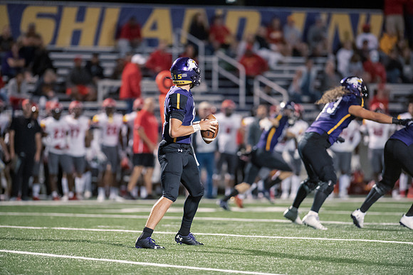 AUvsFerris100Ftball0921ALW_8132