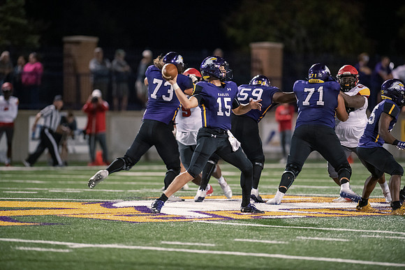 AUvsFerris100Ftball0921ALW_8208