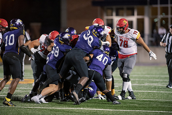 AUvsFerris100Ftball0921ALW_8228
