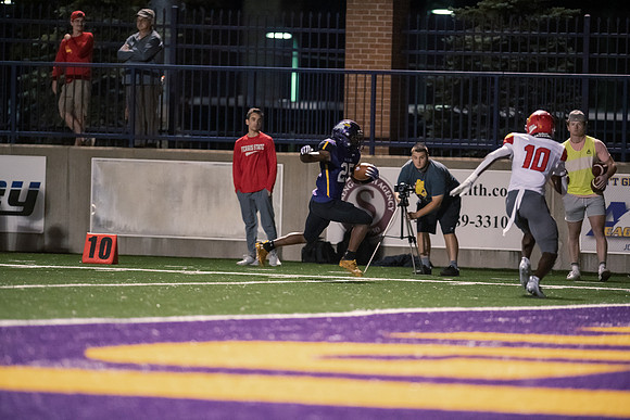 AUvsFerris100Ftball0921ALW_8346