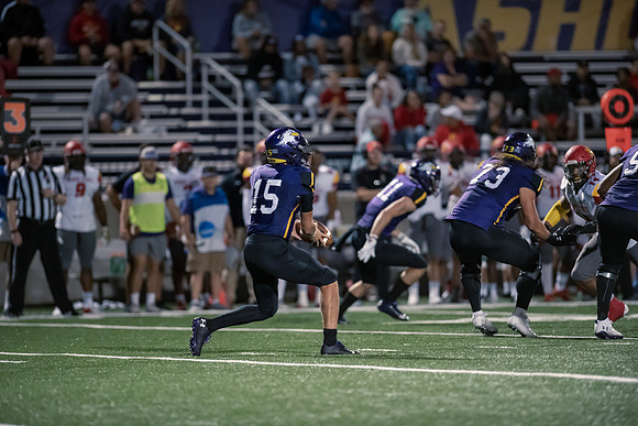 AUvsFerris100Ftball0921ALW_8146