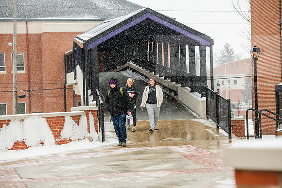 StudentsReturnWinterCampus0125AWB_6633