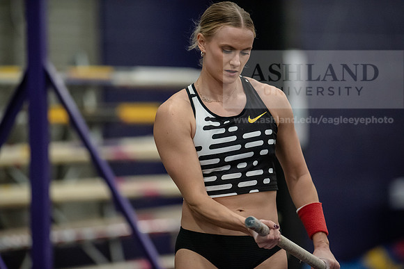 044KatieMoonPoleVault0224ALW_7605