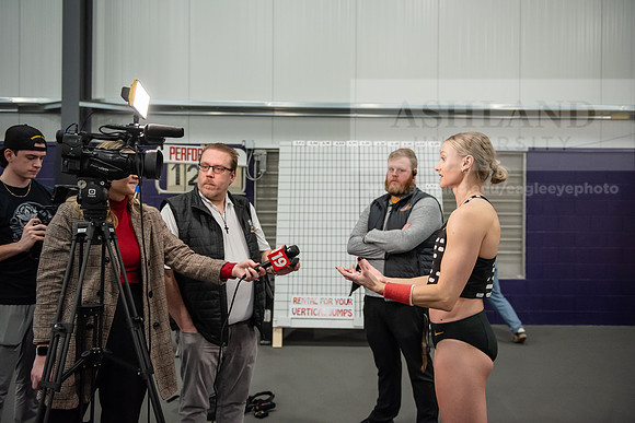 115KatieMoonPoleVault0224ALW_7761