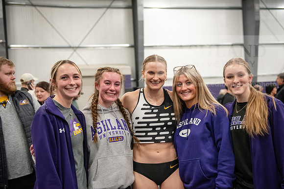 100KatieMoonPoleVault0224ALW_7691