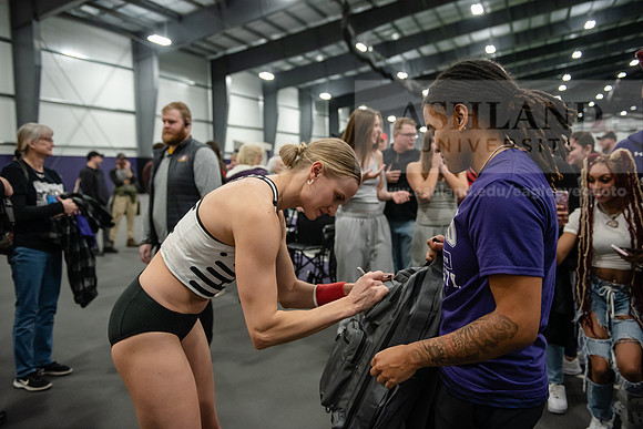 111KatieMoonPoleVault0224ALW_7729