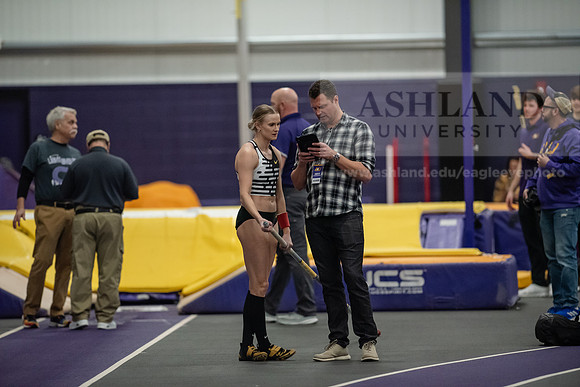 048KatieMoonPoleVault0224ALW_7640