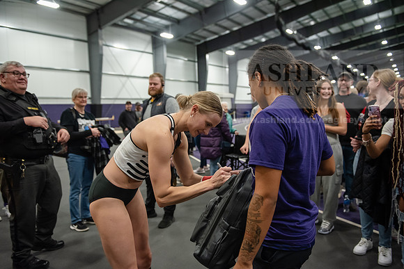 110KatieMoonPoleVault0224ALW_7728