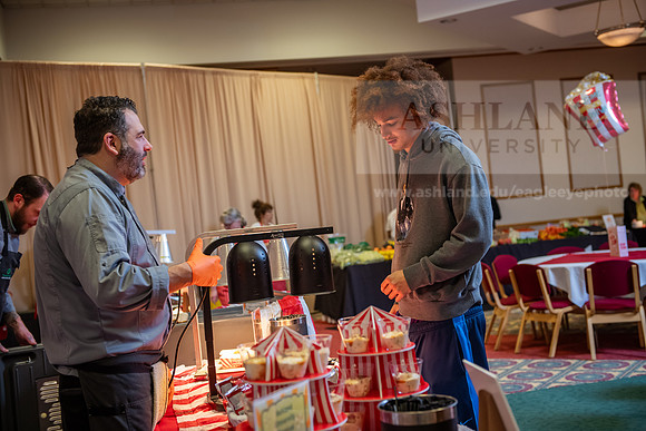 DiningFoodShow0224AWB_1192