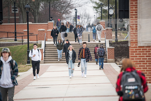 StudentsReturnWinterBreak0123ALW_1570