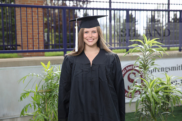 198SPGradUGGraduates0521MBIMG_0202