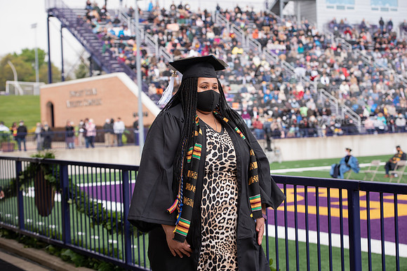 227SPGradUGGraduates0521TRDSC_7325