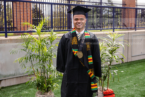 004SPGradUGGraduates0521ALW_2350