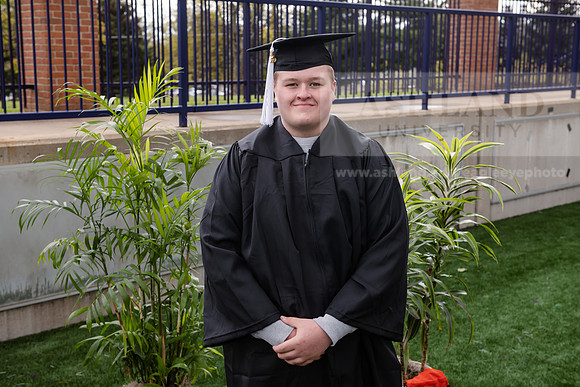 105SPGradUGGraduates0521ALW_2393